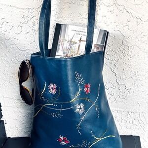 Hand Embroidered Leather Tote Shoulder Bag Kantu Cuenca Ecuador Artisan Floral